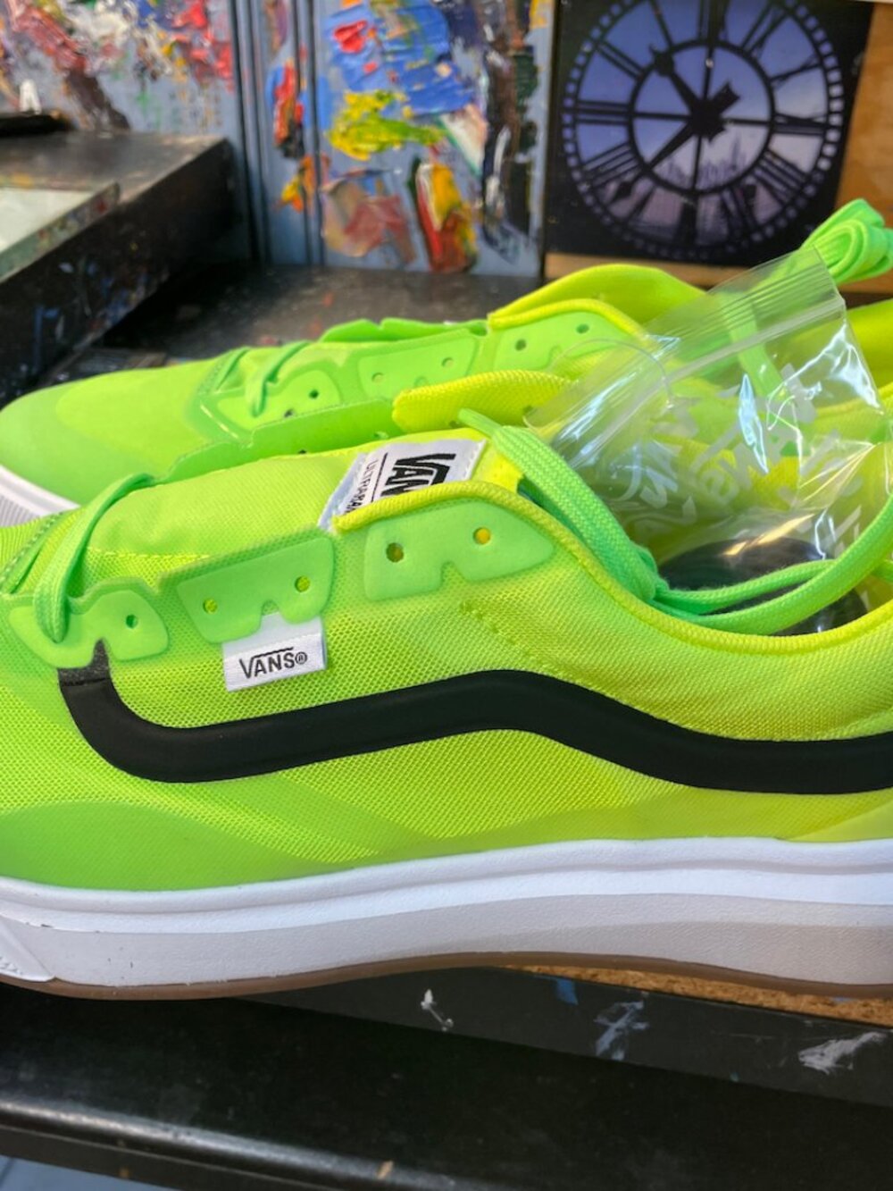 Vans Ultrarange 2.0 RW Gradient Neon Green Size US 12 Men New VN000z8ZH36 Rare